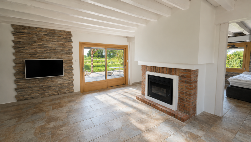 Simard, Maison bressane rénové – Étang privé, piscine et plus de 2 hectares de terrain