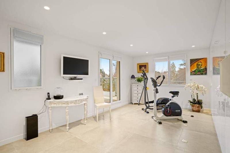 Toit terrasse dans résidence avec piscine Tassin-la-Demi-Lune  état neuf 