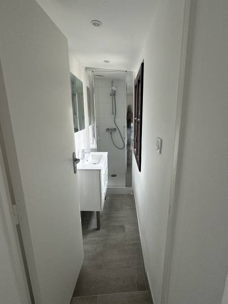 Appartement 2 pièces, calme, luminosité, buanderie, quartier Lyon Saint-Paul