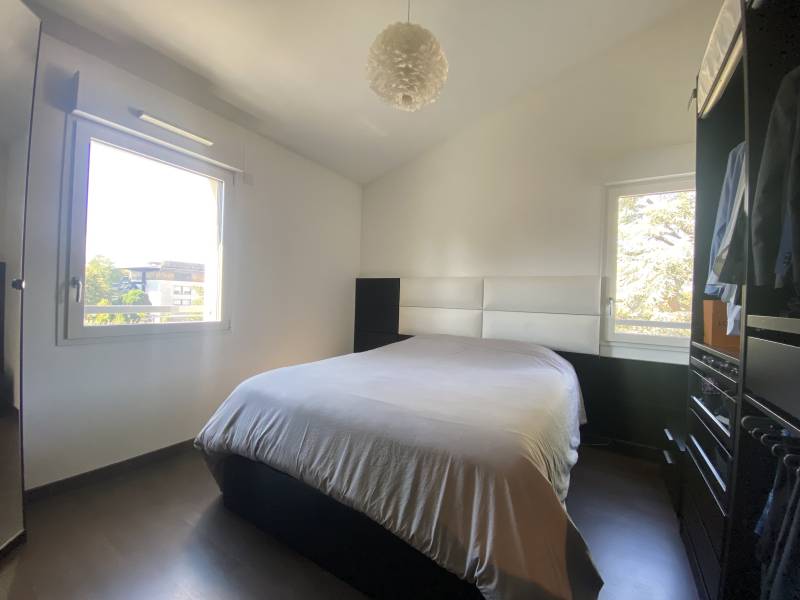 magnifique appartement en dernier étage avec terrasse double garage dans résidence sécurisée à Tassin-la-Demi-Lune