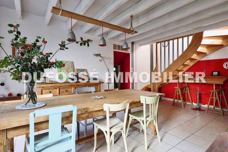 Maison à Messimy avec salle à manger ouverte sur la cuisine 