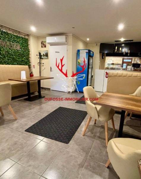 L'Isle d'Abeau , local commercial de 66m2 avec terrasse