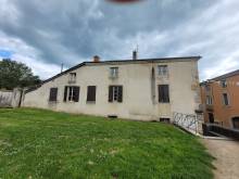 Notre zone d'activité pour ce service Petite maison à vendre avec jardin et grand terrain sur