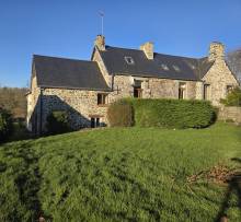 Notre zone d'activité pour ce service Corps de ferme à rénover pas cher à vendre avec grand terrain et potentiel pour projet immobilier ou agricole