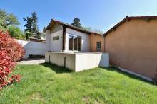 Notre zone d'activité pour ce service Petite maison à vendre avec jardin et grand terrain sur